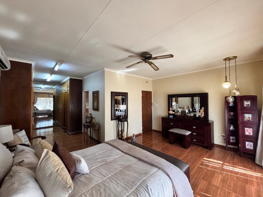 4 Bedroom Property for Sale in Flamwood North West